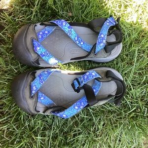 Keen Women's Zerraport Blue floral size 8